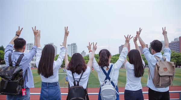 德州乘務學校為你解析空乘專業(yè)前景！
