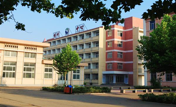 山東龍口礦業(yè)集團(tuán)高級(jí)技工學(xué)校的醫(yī)護(hù)專業(yè)能考執(zhí)業(yè)藥師資格證嗎？