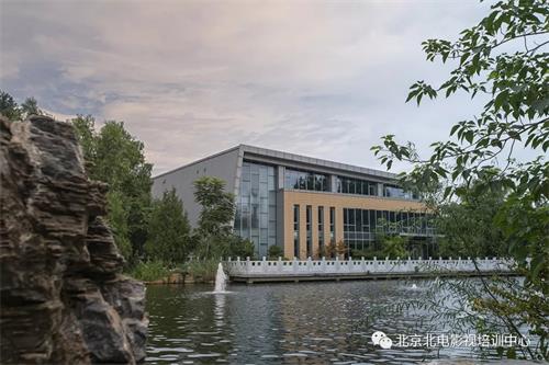 北京播音主持學(xué)校有什么可報(bào)考的院校？