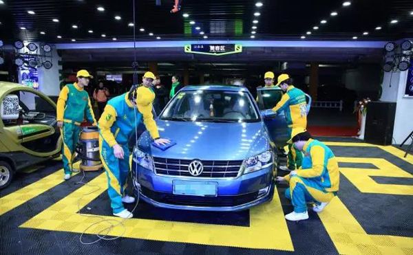 想學(xué)汽車(chē)運(yùn)用與維修專(zhuān)業(yè)？就選邢臺(tái)汽修服裝學(xué)校！