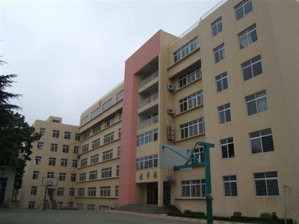 青島市電子信息技術(shù)學(xué)校的學(xué)生都能享受到哪些待遇？