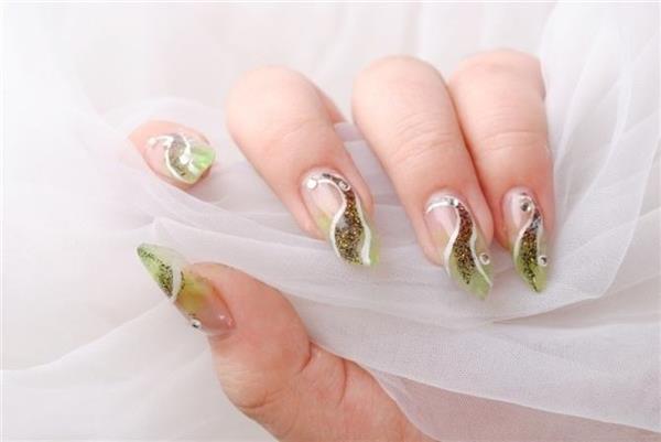 雅麗國際發(fā)型美容美甲學(xué)校帶你認(rèn)識美甲工具啦！