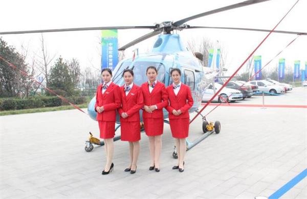 山東航空學(xué)校哪家強(qiáng)？有空中乘務(wù)專業(yè)嗎？