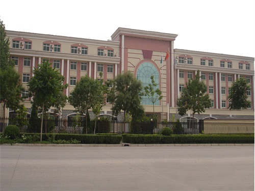 保定新興工業(yè)技工學(xué)校貧困生可以上嗎？   