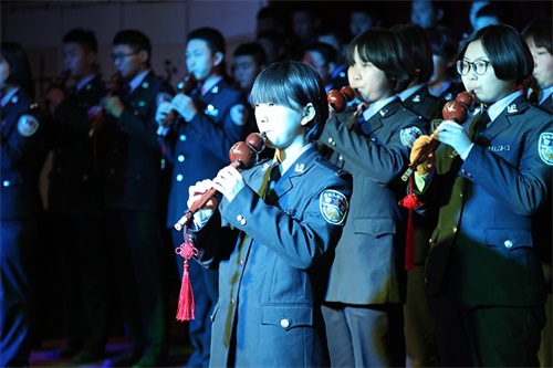 傳遞正能量！山東東營(yíng)金盾司法學(xué)校隆重舉行期末表彰大會(huì)暨家長(zhǎng)會(huì)